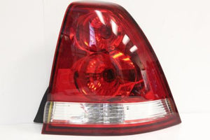 2004-2007 CHEVY MALIBU HATCHBACK PASSENGER SIDE REAR TAIL LIGHT 10381702 - BIGGSMOTORING.COM