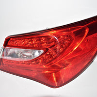 2011-2014 CHRYSLER 200 PASSENGER RIGHT  SIDE REAR TAIL LIGHT