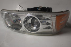 2001-2006 GMC YUKON XL1500 FRONT PASSENGER RIGHT SIDE HEADLIGHT 29725 - BIGGSMOTORING.COM