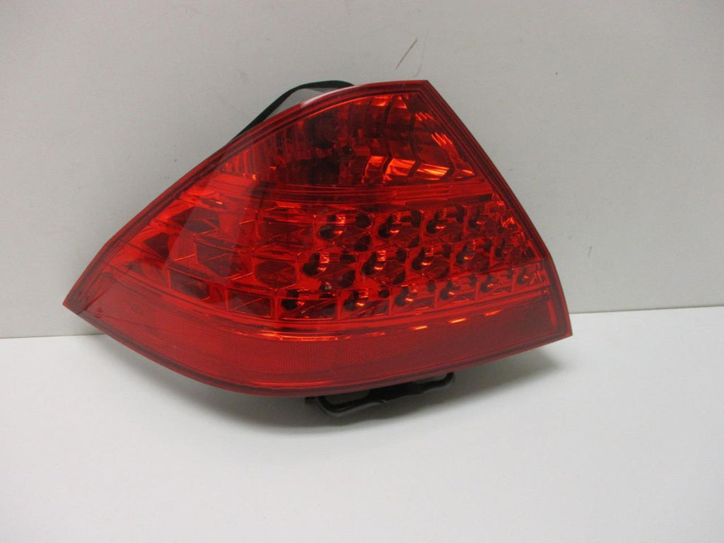 2006-2007 HONDA ACCORD DRIVER LEFT SIDE REAR TAIL LIGHT - BIGGSMOTORING.COM