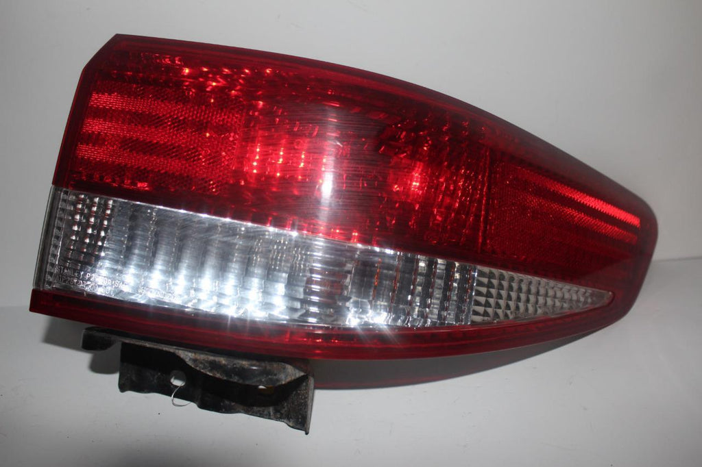 2003-2004 HONDA ACCORD SEDAN RIGHT PASSENGER SIDE TAIL LIGHT  28958 - BIGGSMOTORING.COM