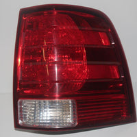 2003-2006 FORD EXDPEDITION PASSENGER RIGHT SIDE REAR TAIL LIGHT 27768 - BIGGSMOTORING.COM